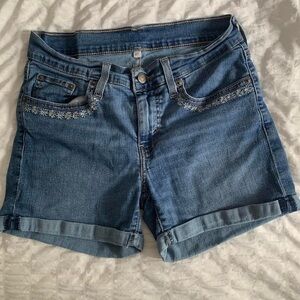 Women’s Levi’s Daisy Embroidered Blue Denim Shorts Size 27”